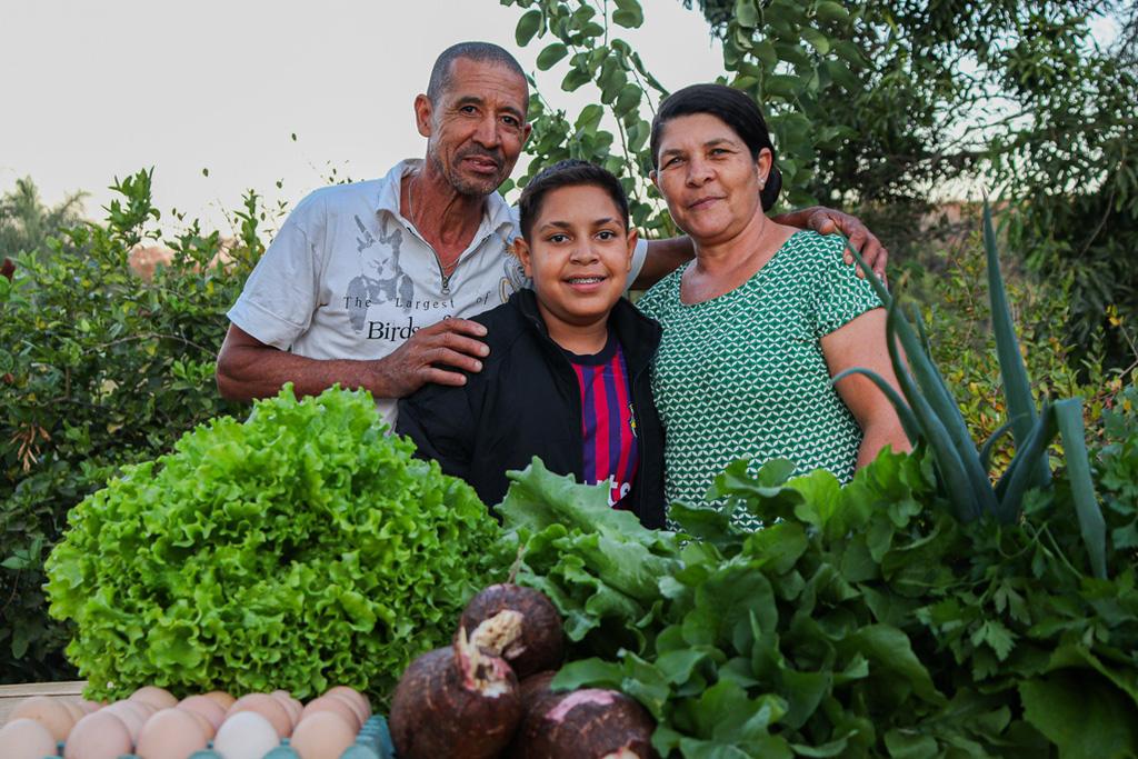 Família agricultora - assentamento Roseli Nunes, em Pequi (MG)